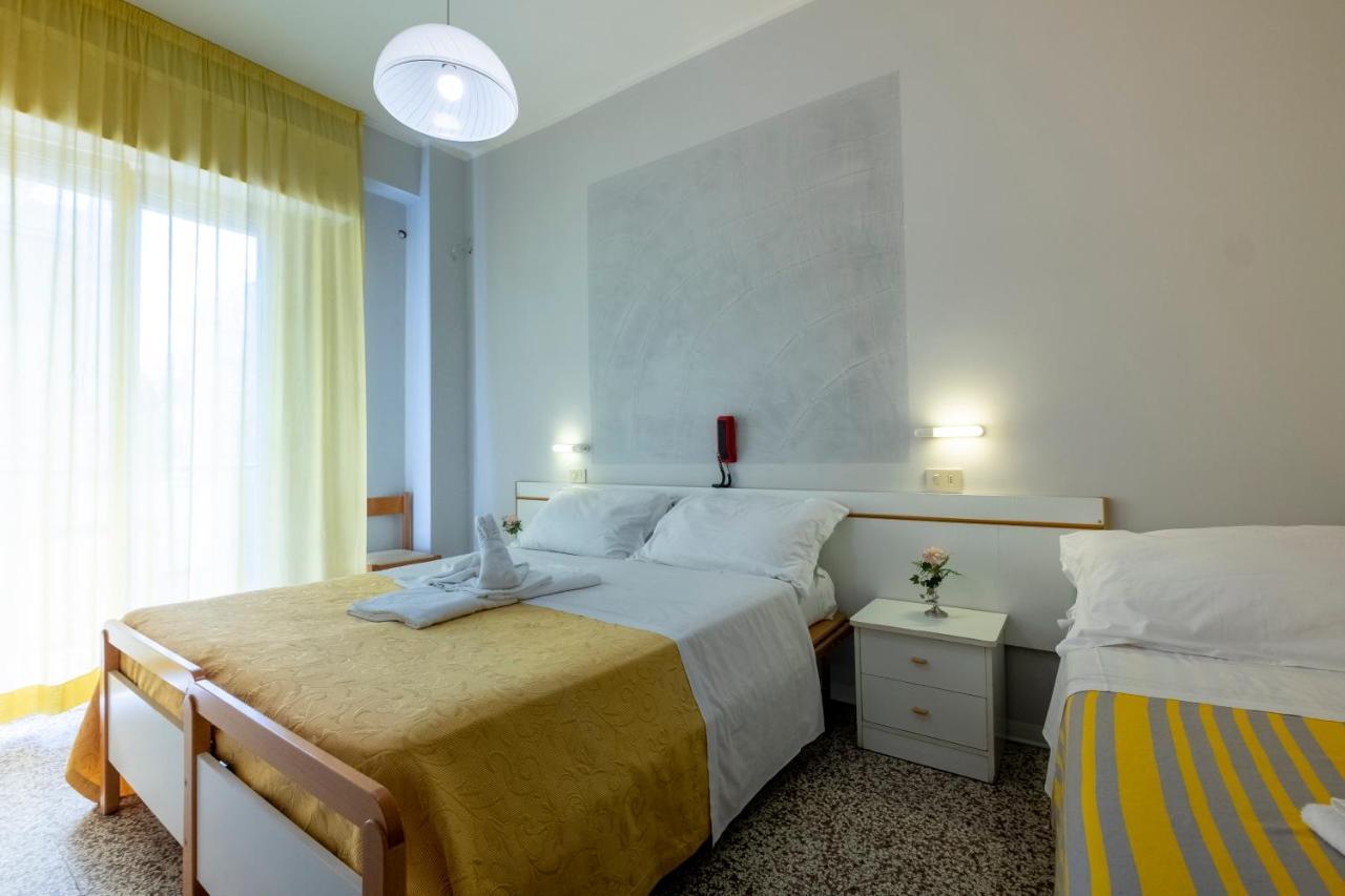 Hotel Giumer Rimini Exteriér fotografie