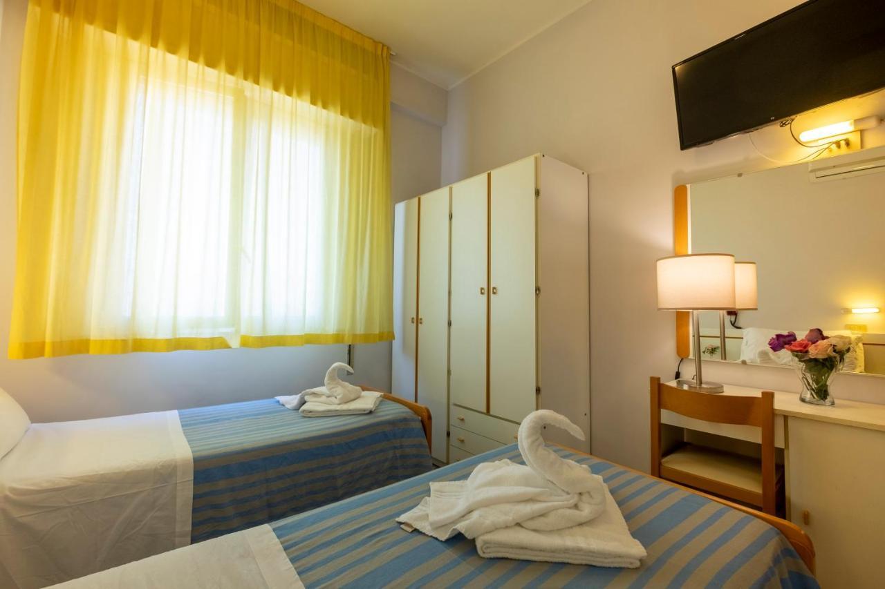 Hotel Giumer Rimini Exteriér fotografie