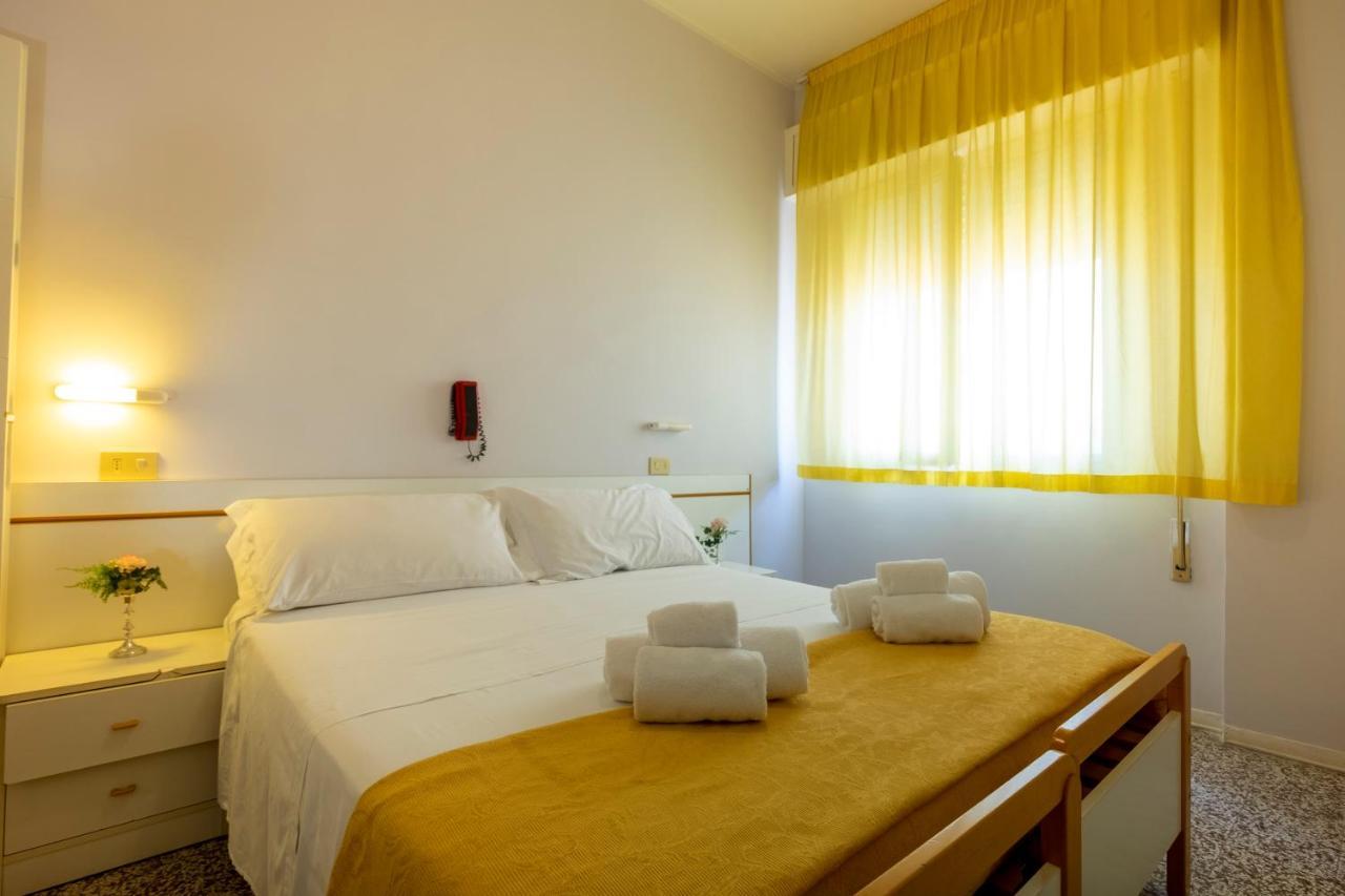 Hotel Giumer Rimini Exteriér fotografie