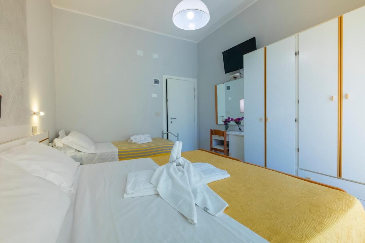 Hotel Giumer Rimini Exteriér fotografie