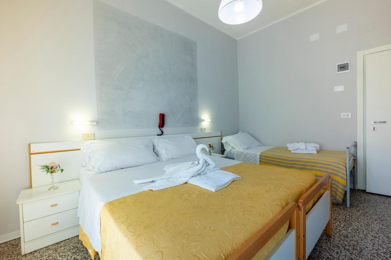 Hotel Giumer Rimini Exteriér fotografie