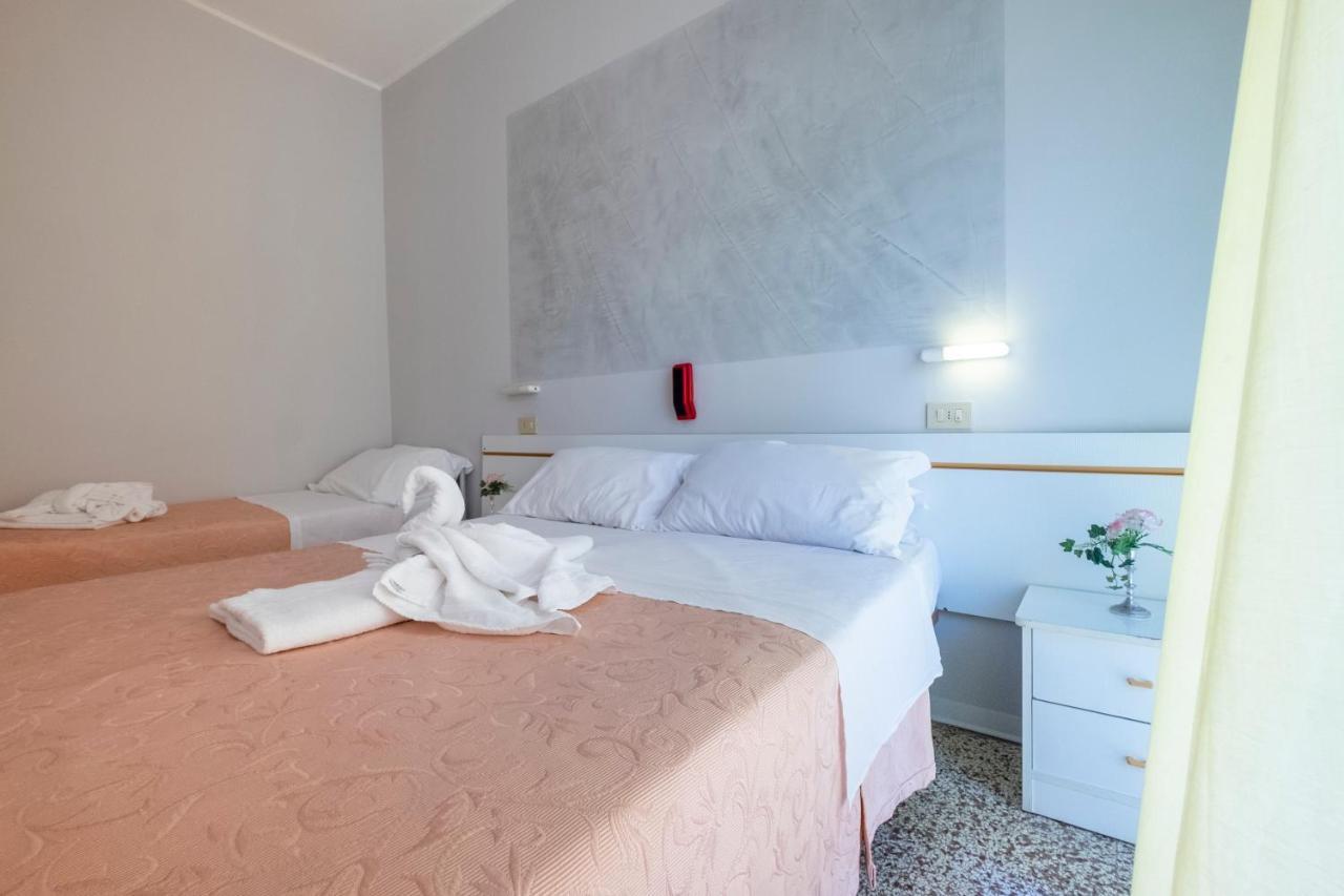 Hotel Giumer Rimini Exteriér fotografie