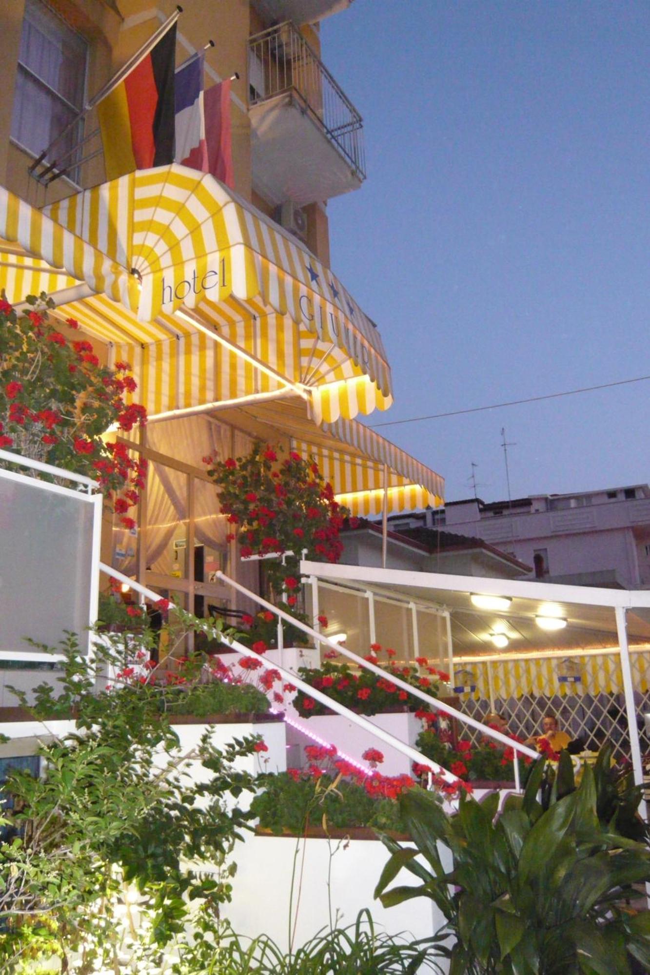 Hotel Giumer Rimini Exteriér fotografie